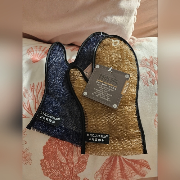 ✨️3 for 20✨️Soft body exfoliating shower gloves - Picture 2 of 5